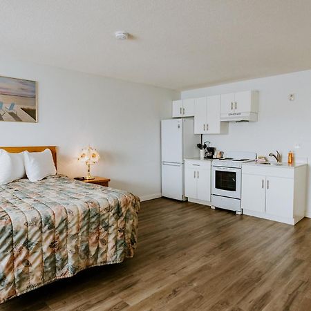 Western Budget Plus Mosaic Suites Penhold المظهر الخارجي الصورة