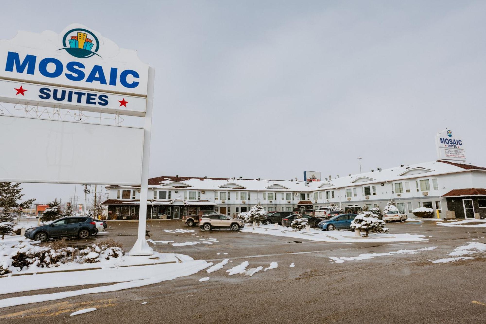 Western Budget Plus Mosaic Suites Penhold المظهر الخارجي الصورة