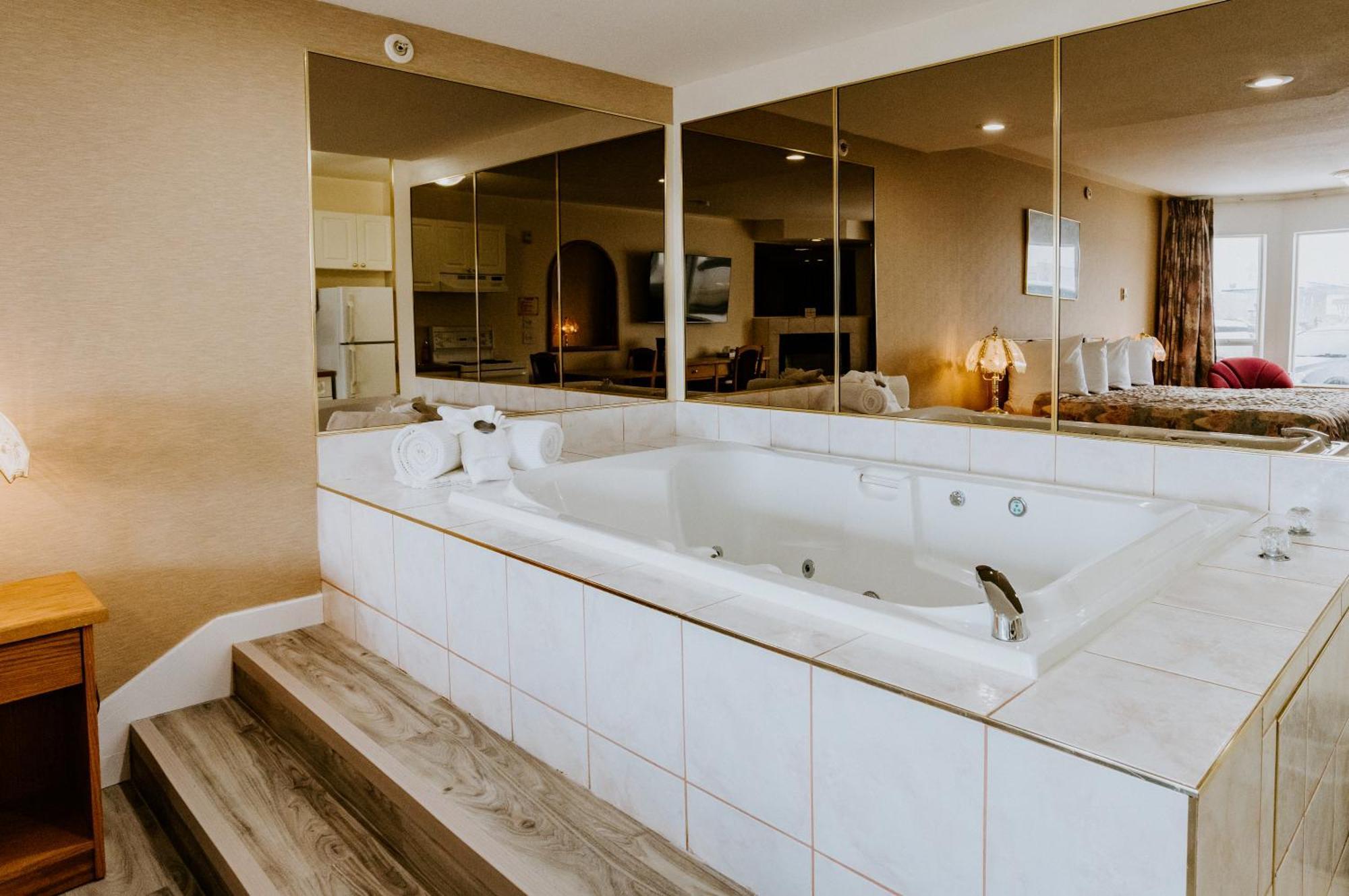 Western Budget Plus Mosaic Suites Penhold المظهر الخارجي الصورة