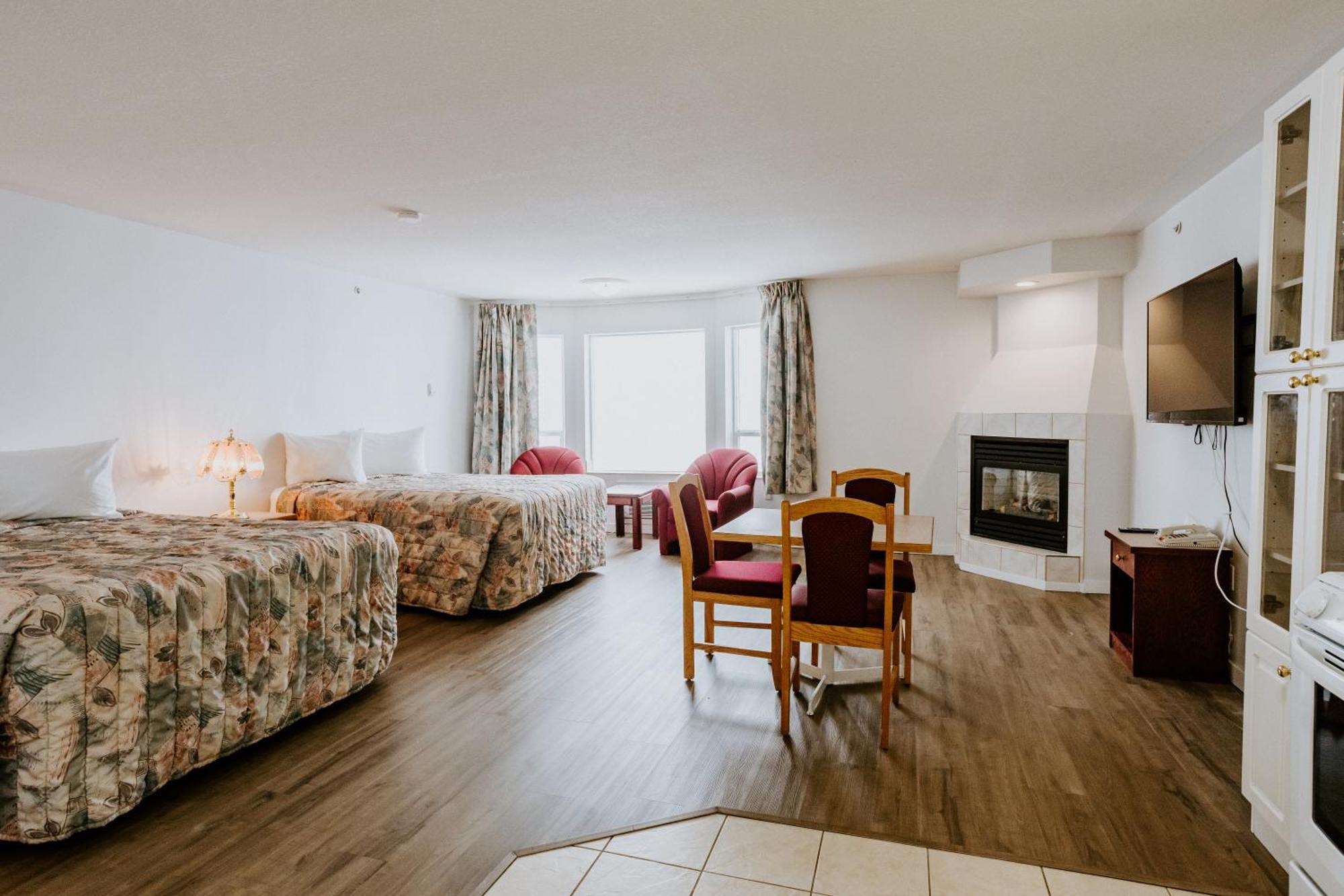 Western Budget Plus Mosaic Suites Penhold المظهر الخارجي الصورة