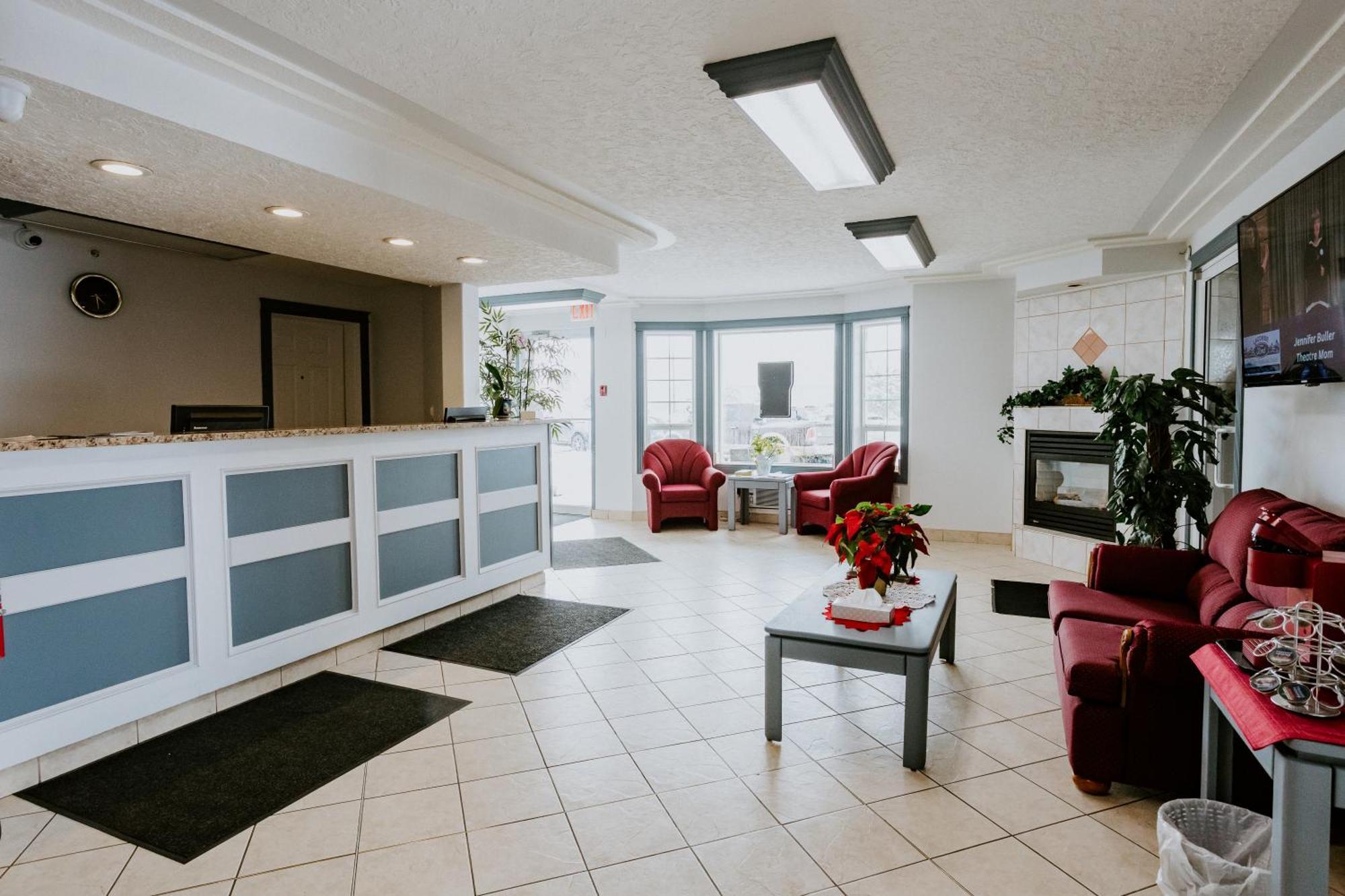Western Budget Plus Mosaic Suites Penhold المظهر الخارجي الصورة